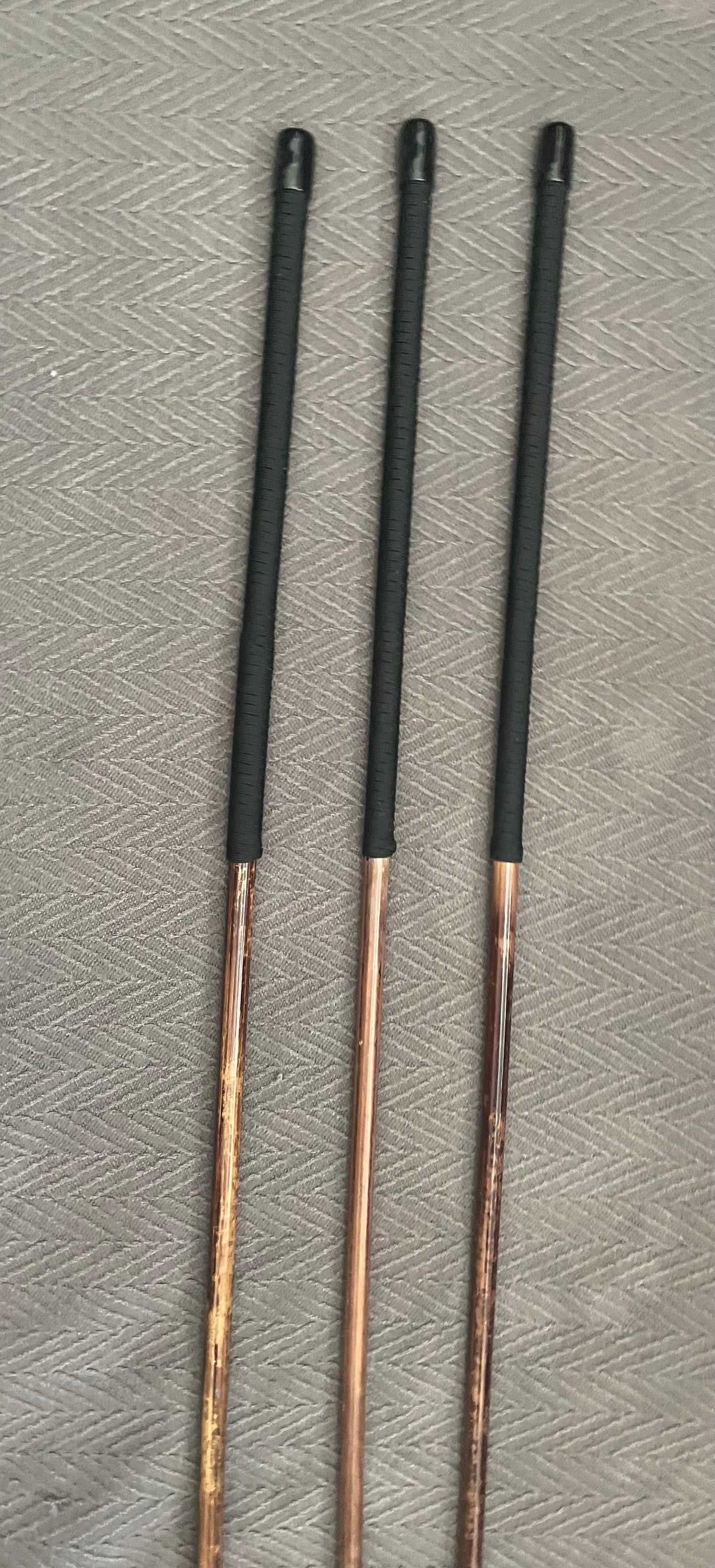 No Knot Smoked Dragon Canes Set of 3 / Knotless Smoked Dragon Canes / Ultimate Canes - NO KNOT PRO SET - 90 - 92 cms Length - 12" BLACK Kangaroo Leather OR RED / BLACK Paracord Handles