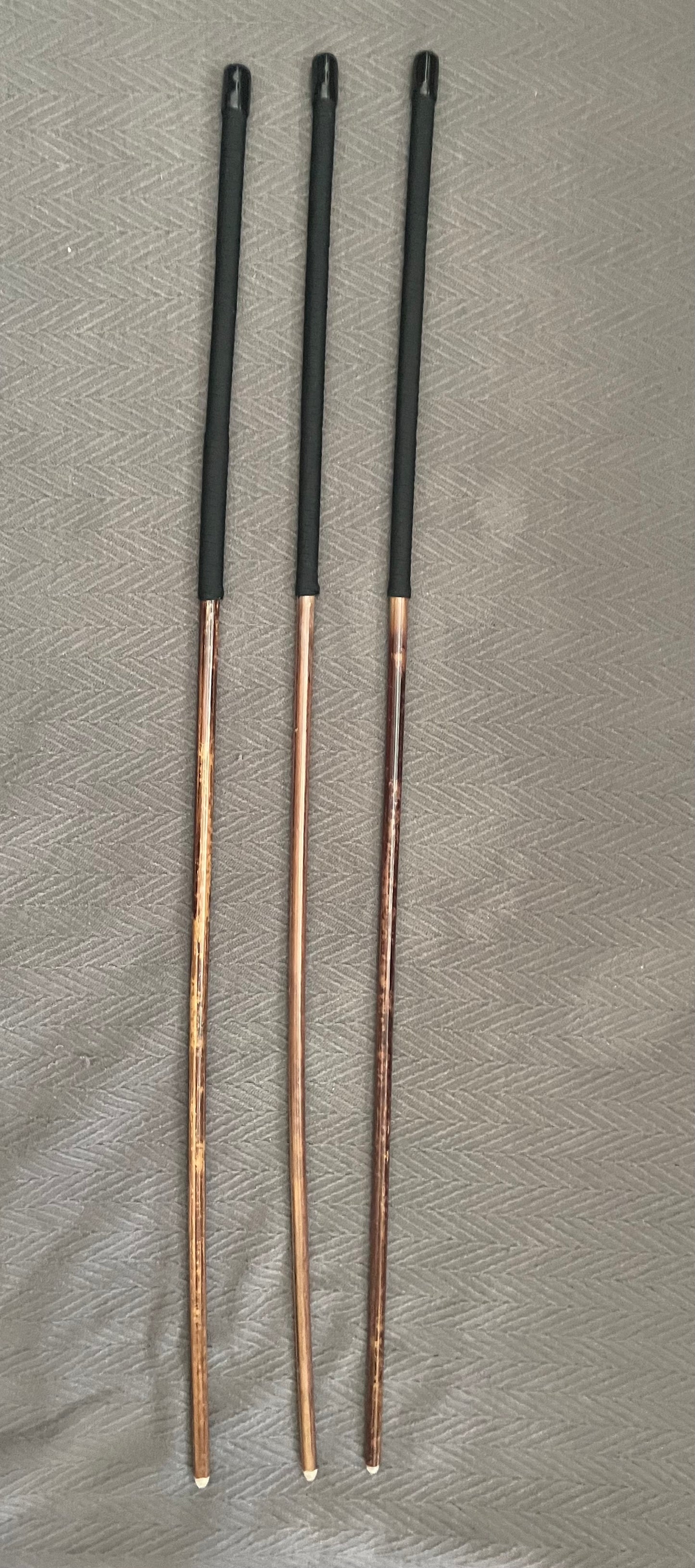 No Knot Smoked Dragon Canes Set of 3 / Knotless Smoked Dragon Canes / Ultimate Canes  - NO KNOT PRO SET -  90 - 92 cms Length - 12" BLACK Kangaroo Leather OR RED / BLACK Paracord Handles